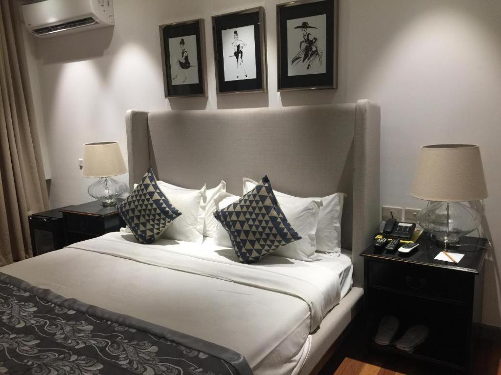 Avenue Suites Bacolod Exterior photo