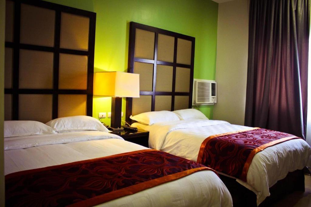 Avenue Suites Bacolod Exterior photo