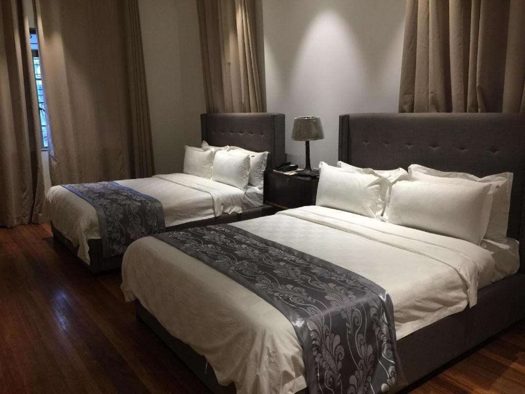 Avenue Suites Bacolod Exterior photo